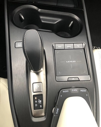 Lexus UX cena 205900 przebieg: 18000, rok produkcji 2022 z Ciężkowice małe 596